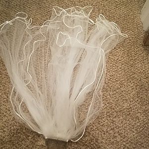 Wedding veil mid length